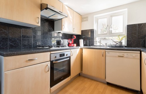 Haverstock Apartment | Beautiful Home in Camden with Garden