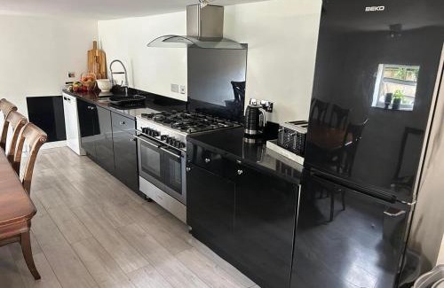 Uxbridge South Apartment | Beautiful Home
