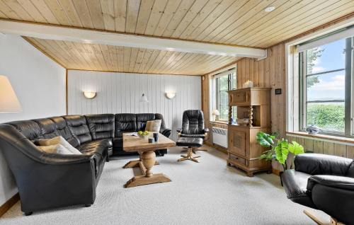 Pedersker House | Beautiful Home In Aakirkeby With Wifi