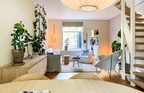 Alkmaar House | Beautiful home in Alkmaar with kitchen