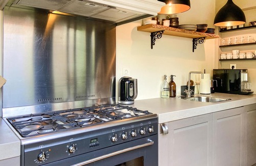 Alkmaar House | Beautiful home in Alkmaar with kitchen
