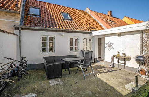 Assens House | Beautiful home in Assens with WiFi