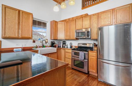 Waukegan House | Beautiful home in Beach Park IL