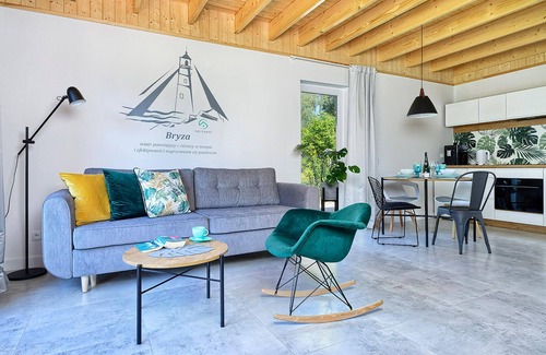 Bialogora House | Beautiful home in Bialogora with WiFi