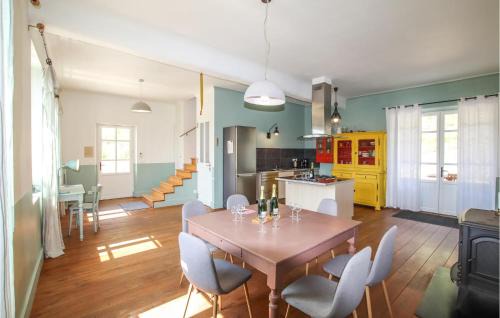 Die House | Beautiful Home In Die