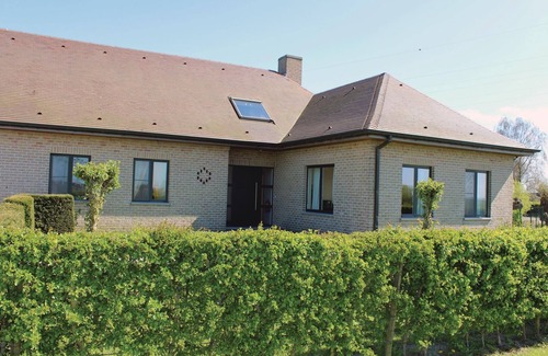Beerst House | Beautiful home in Diksmuide with WiFi