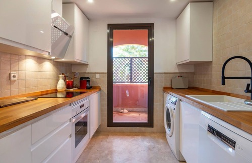 Buenas Noches House | Beautiful home in Estepona with WiFi