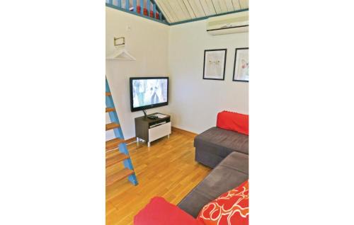 Farjestaden House | Beautiful Home In Färjestaden With Wifi