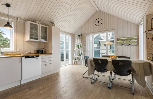 Ertebølle House | Beautiful home in Farsø with WiFi