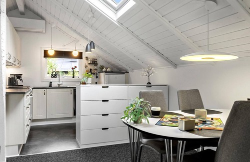 Farvang House | Beautiful home in Fårvang with WiFi