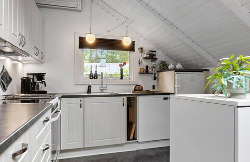 Farvang House | Beautiful home in Fårvang with WiFi