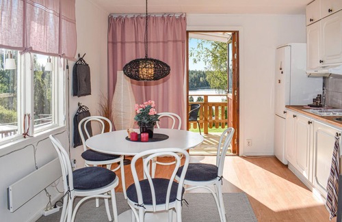 Finspang House | Beautiful home in Finspång with WiFi