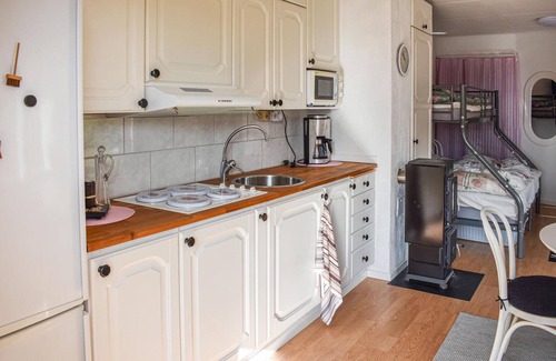 Finspang House | Beautiful home in Finspång with WiFi