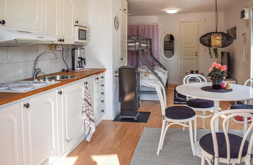 Finspang House | Beautiful home in Finspång with WiFi