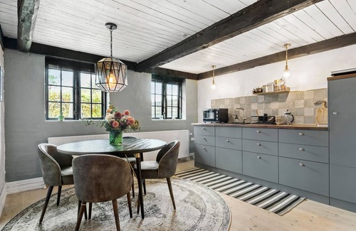 Grenaa House | Beautiful home in Grenaa with WiFi