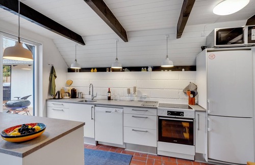 Haslevgarde House | Beautiful home in Hadsund with kitchen
