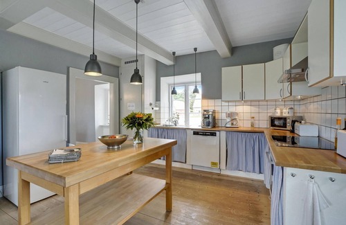 Hojslev House | Beautiful home in Højslev with WiFi