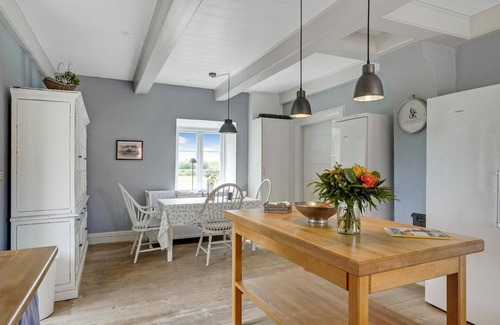 Hojslev House | Beautiful home in Højslev with WiFi