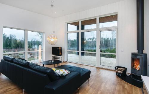Holmsjo House | Beautiful Home In Holmsjö With Wifi