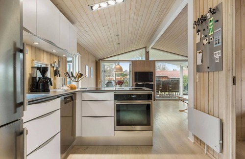 Saksild Strand House | Beautiful home in Odder with WiFi