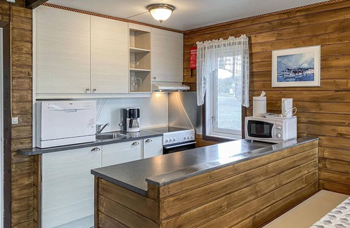 Offersøy House | Beautiful home in Offersøy with kitchen