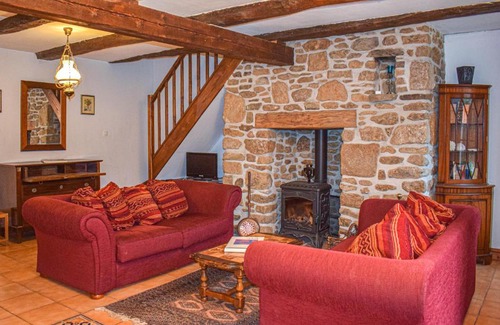 Pluduno House | Beautiful home in Pluduno with 4 Bedrooms and WiFi