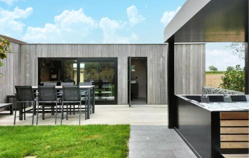 Haringe House | Beautiful Home In Poperinge With Wifi