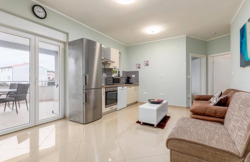 Pula House | Beautiful home in Pula with jacuzzi