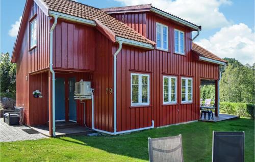 Songe House | Beautiful Home In Risør With Kitchen