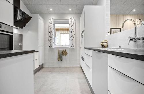 Spøttrup House | Beautiful home in Spøttrup with WiFi