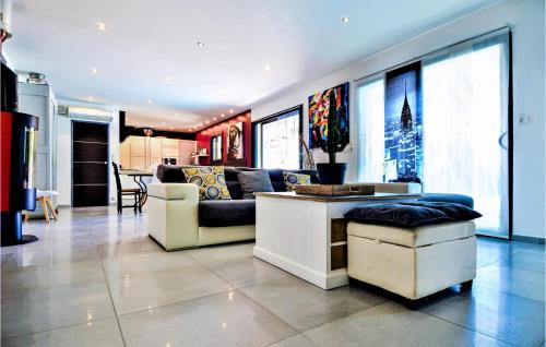 Saint-Victor-la-Coste House | Beautiful Home In St Victor La Coste