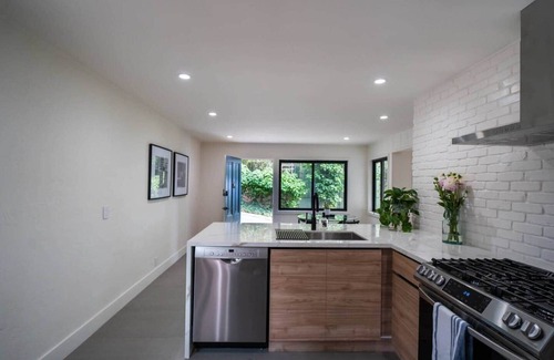 Monterey House | Beautiful home in the heart of Monterey