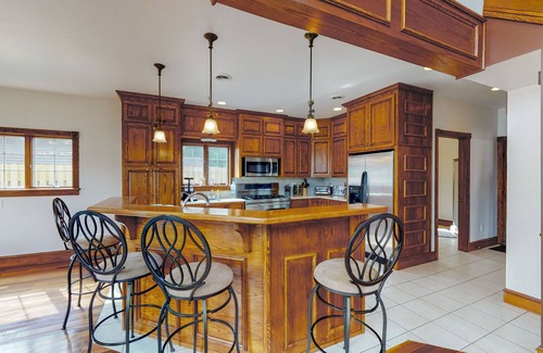 Hammondsport House | Beautiful home in protected cove on Keuka Lake!