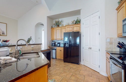 Port Aransas House | Beautiful Home in Gated Village Walk, 2 Shared Heated Pools, Pets Allowed, Garage Access