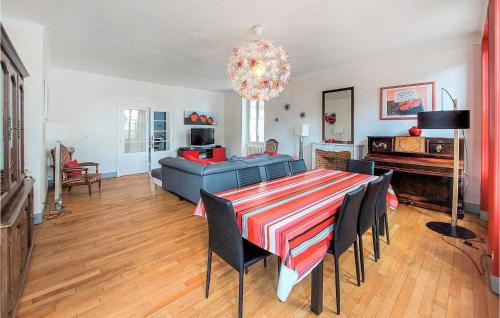 Volnay House | Beautiful Home In Volnay With Wifi