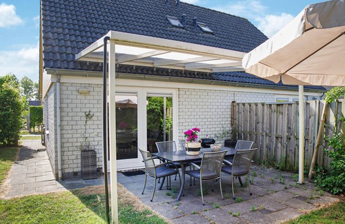 Wemeldinge House | Beautiful home in Wemeldinge with WiFi