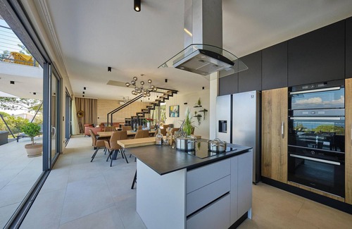 Zdrelac House | Beautiful home in Zdrelac with sauna