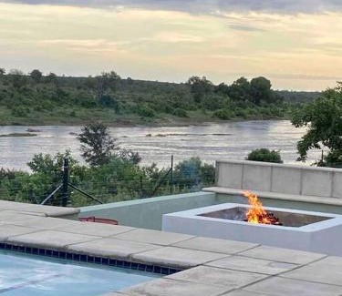 Buffelspruit House | Beautiful Home Mjejane Private Game Reserve