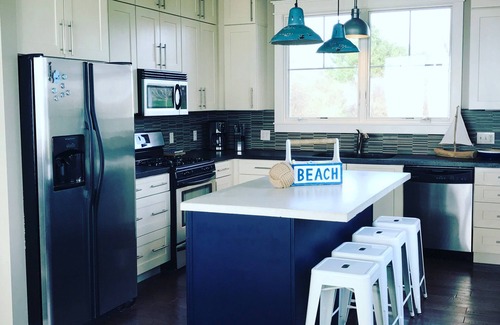 Ludington House | Beautiful Home On A High Bluff Overlooking Lake Mich! Fall 2025 dates open!
