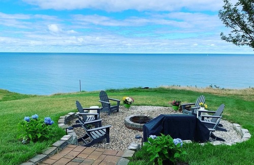 Ludington House | Beautiful Home On A High Bluff Overlooking Lake Mich! Fall 2025 dates open!
