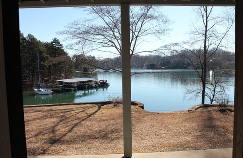 Indian Oaks House | Beautiful Home on Lake Keowee- Deep Water Dock- 4bd/4ba -Close to Clemson