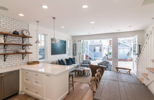 Avalon House | Beautiful Home On The Flats