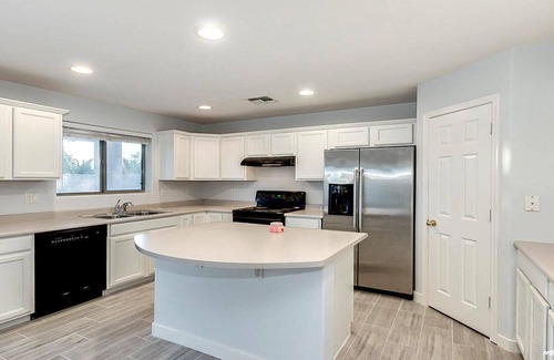 Tuscano House | Beautiful Home, Stores nearby, Downtown phoenix within 20 mins