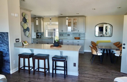 Newberg House | Beautiful home, stunning views in the heart of the wine country