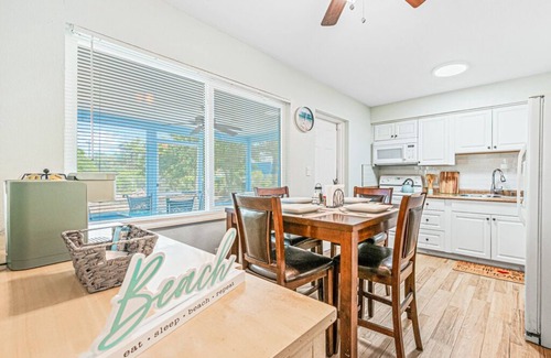 Lake Worth House | Beautiful Home Away From Home 2