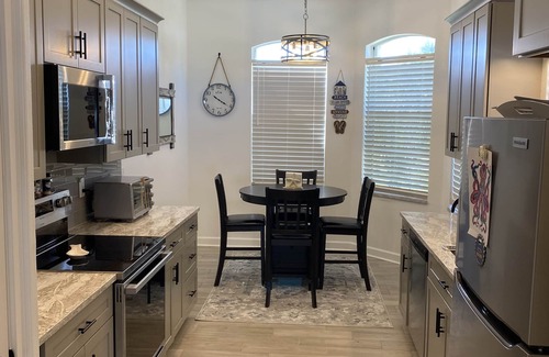 Horton Shores House | Beautiful Home with dipping pool close to beach