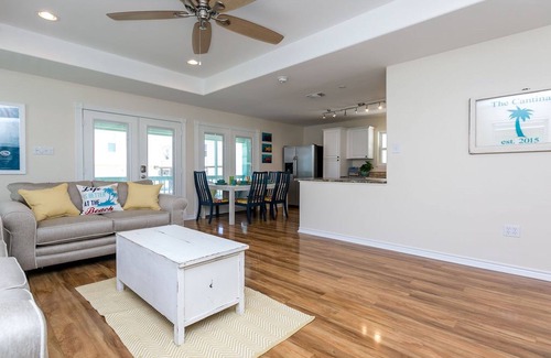 Rockport House | Beautiful home w/screened in porch - close to beach/town