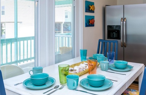 Rockport House | Beautiful home w/screened in porch - close to beach/town