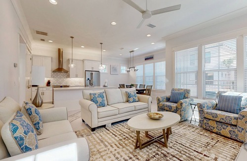 Villa Lago House | Beautiful home with community pool, golf cart & clubhouse