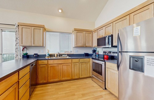 Rockaway Beach House | Beautiful Home with Ocean, Lake, and Mountain Views, Gas Grill, and Free WiFi